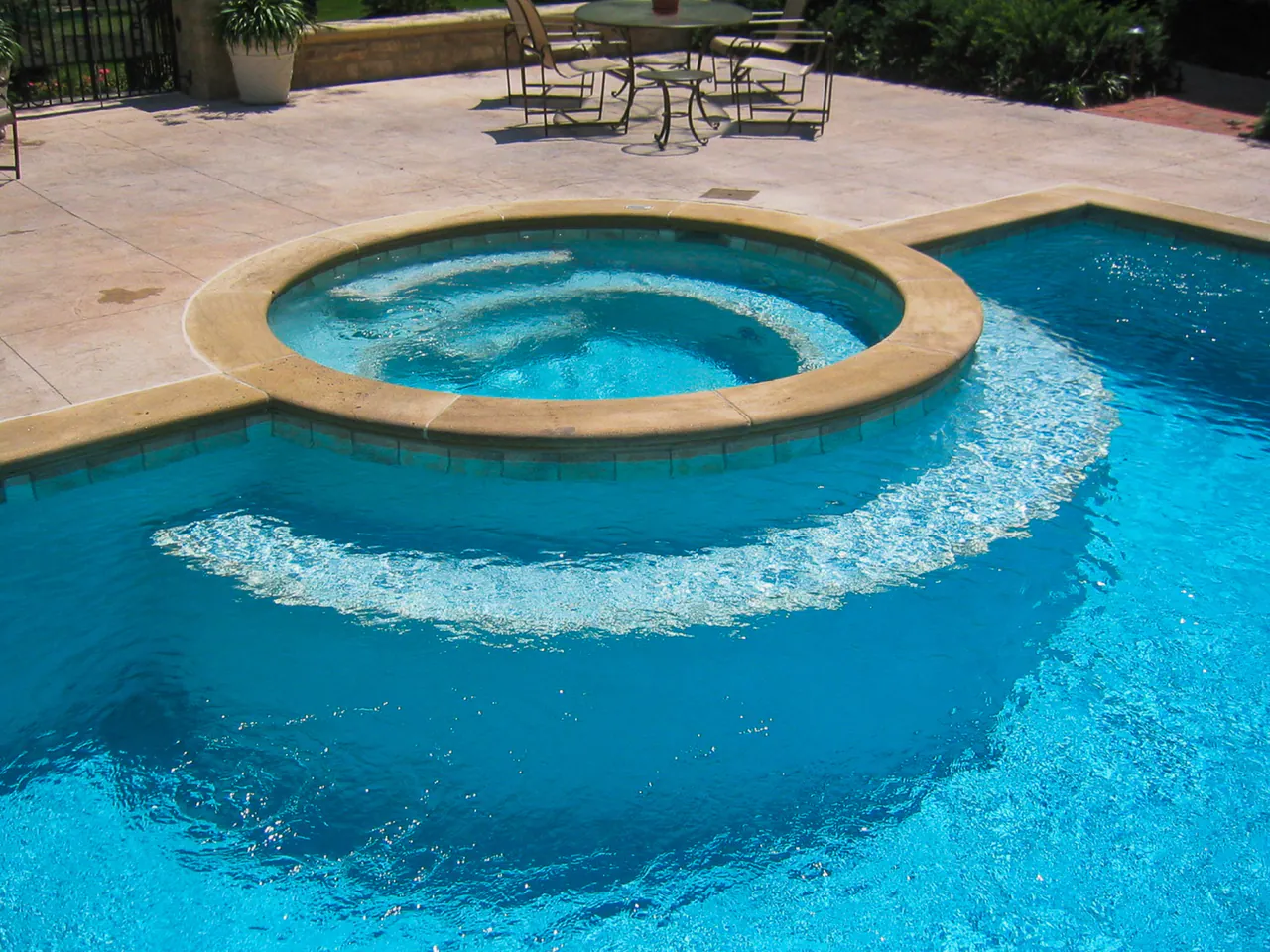 Hot Tub & Spa Landscaping landscape feature example